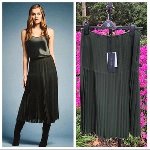 NWT Carlisle Green Pleated Chiffon Midi Skirt